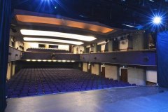 Teatrul Broadway - WOW Black Light Theater