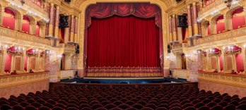 Венгерские певцы исполняют народные песни Кодая