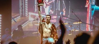 The Music of Queen, Live