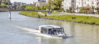 Обзорная экскурсия по городу на лодке и концерт Best of Mozart в крепости