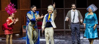 Директор театра