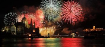 Ужин и круиз с фейерверками