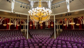 Teatro Glass Hall, Tívoli