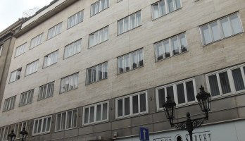 Teatro Broadway - WOW Teatro Luce Nera