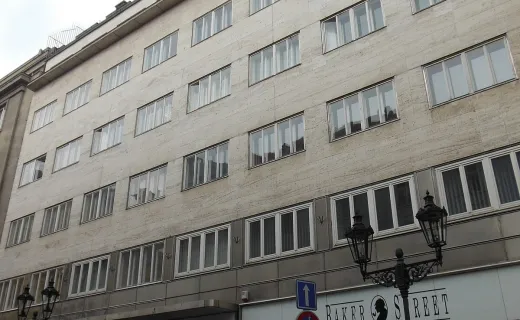 Teatro Broadway - WOW Teatro Luce Nera